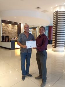 Recibiendo certificaciones en Ecuador